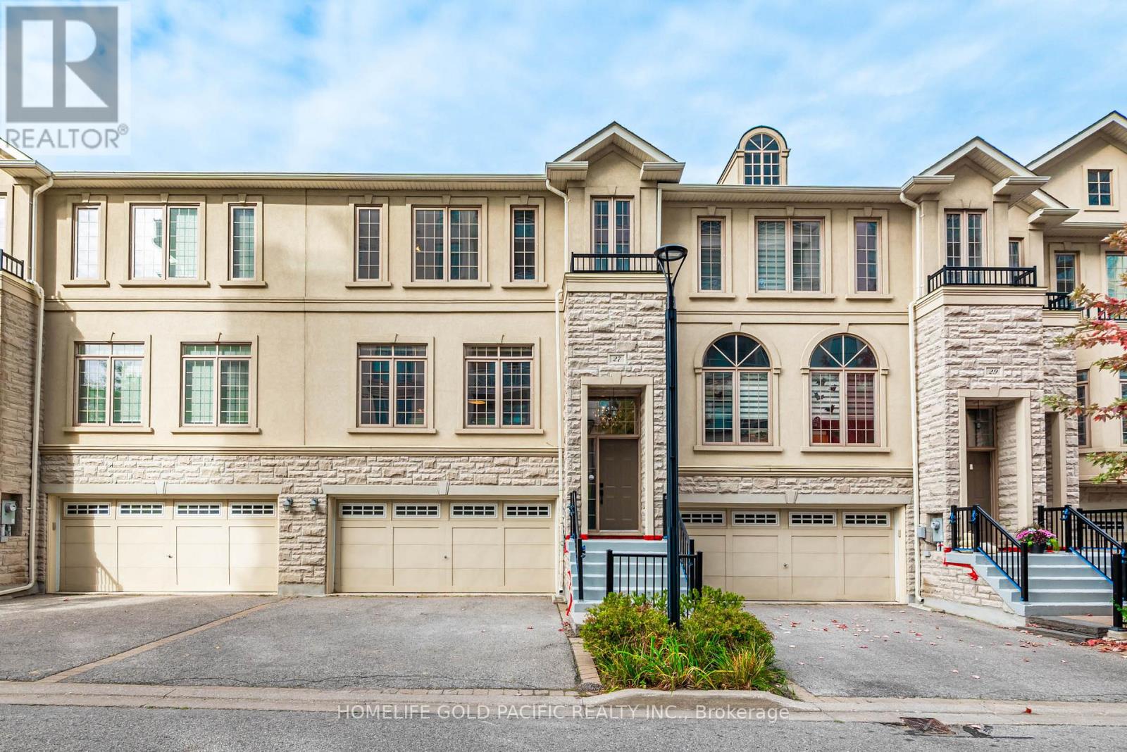 Property image for 27 BLOORVIEW PLACE|Toronto (Don Valley Village), Ontario M2J0B2