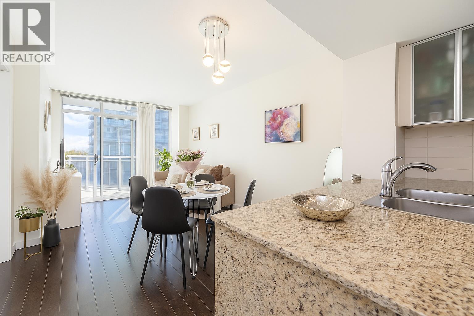 709 4078 KNIGHT STREET|Vancouver, British Columbia V5N5Y9