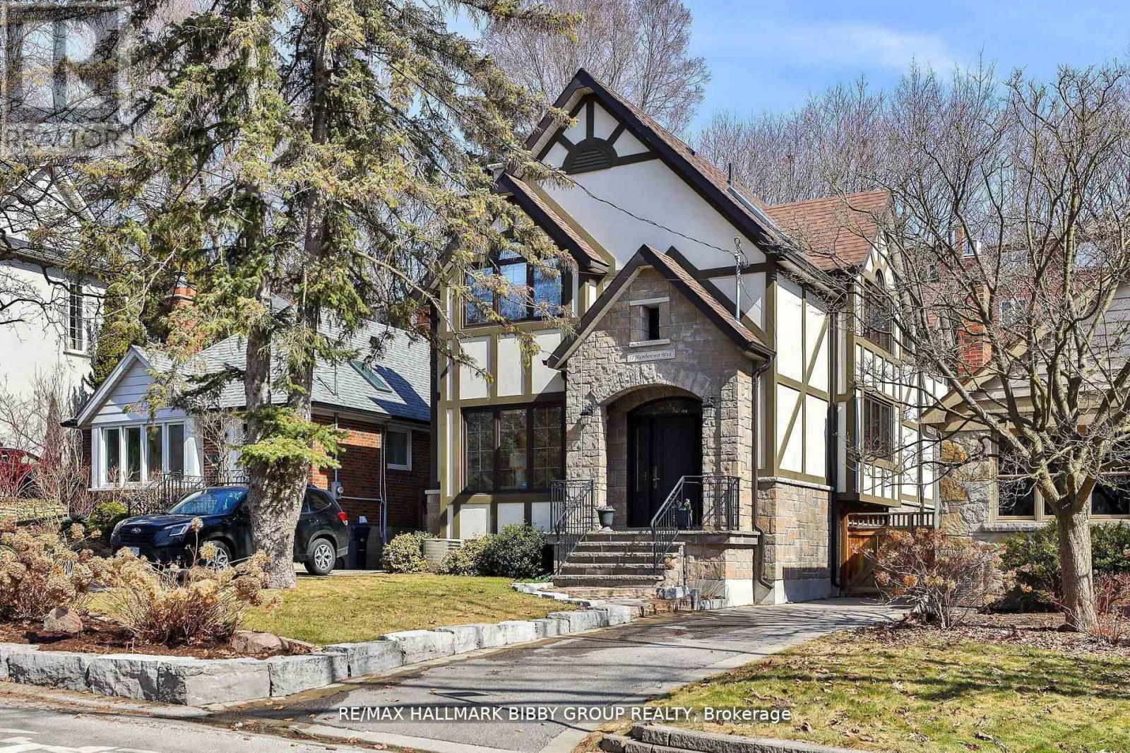 Property image for 11 HUMBERCREST BOULEVARD|Toronto (Lambton Baby Point), Ontario M6S4K6