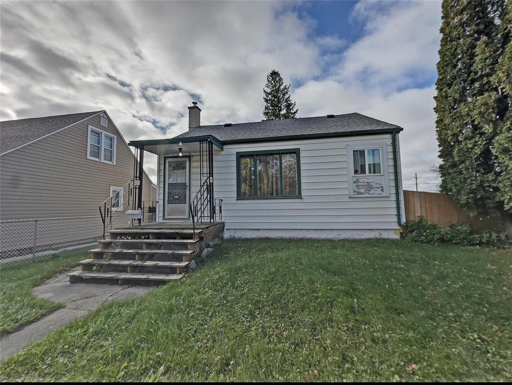 1406 MANITOBA Avenue|Winnipeg, Manitoba R2X0L2