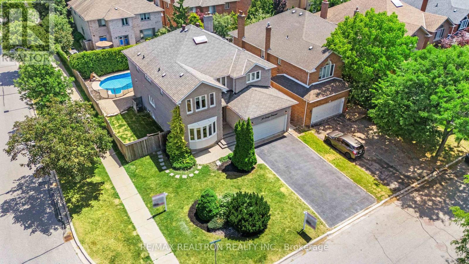 Property image for 90 SAVOY CRESCENT|Vaughan (Beverley Glen), Ontario L4J7W3