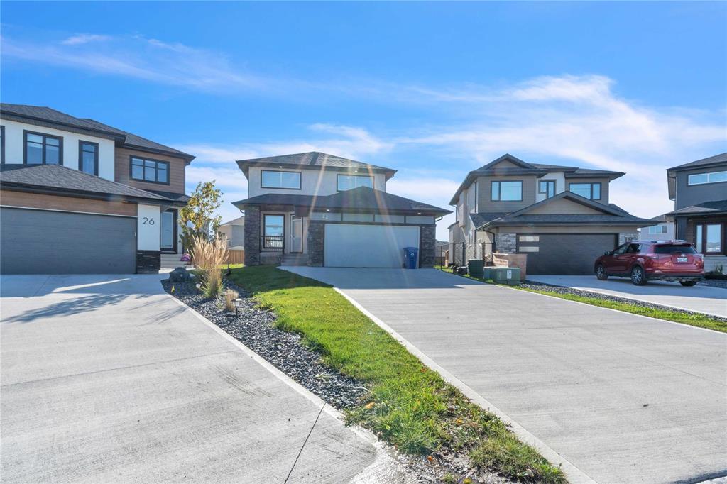 22 McCrindle Bay|Winnipeg, Manitoba R3R3Z7
