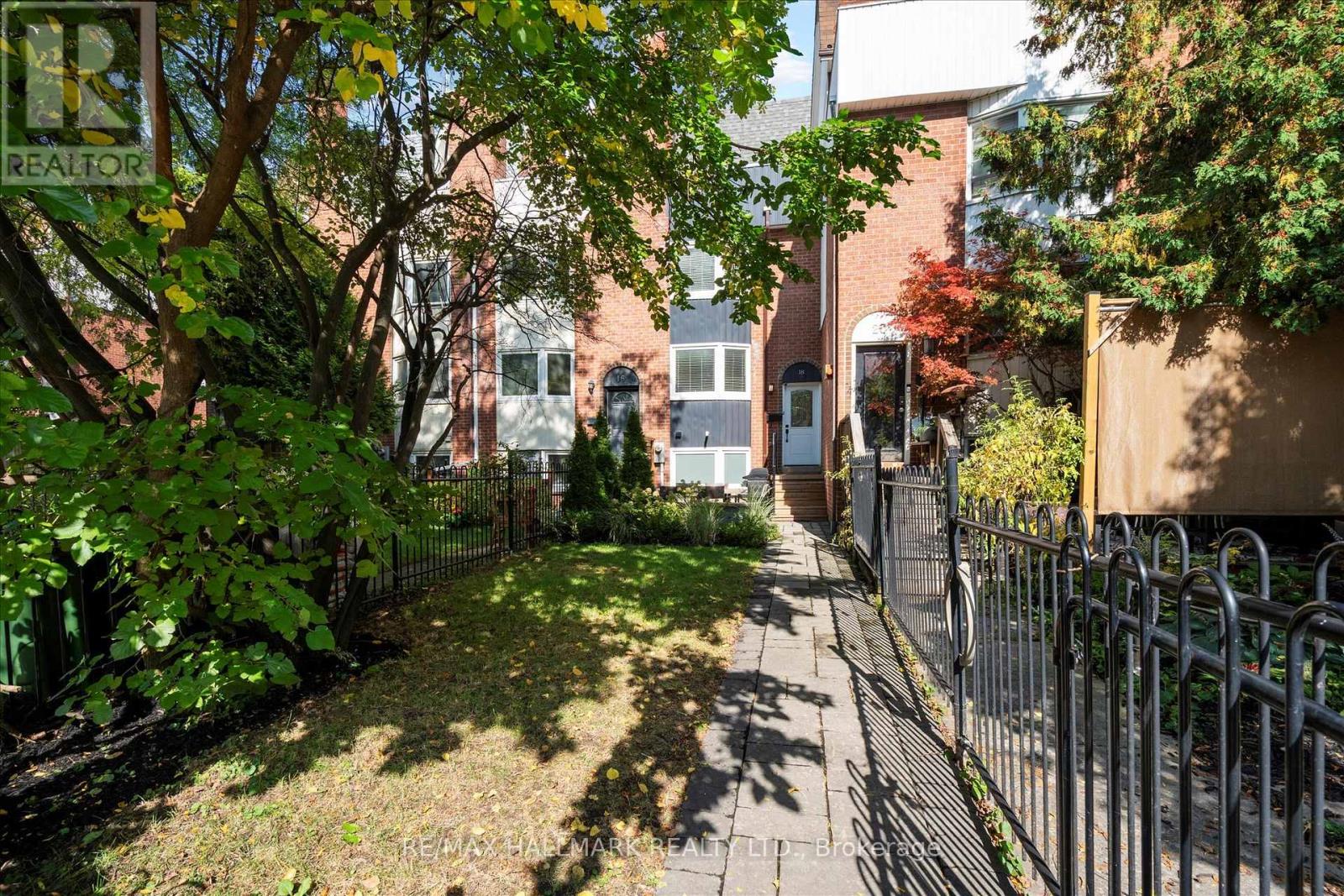 Property image for 18 SYDENHAM STREET|Toronto (Regent Park), Ontario M5A4H6