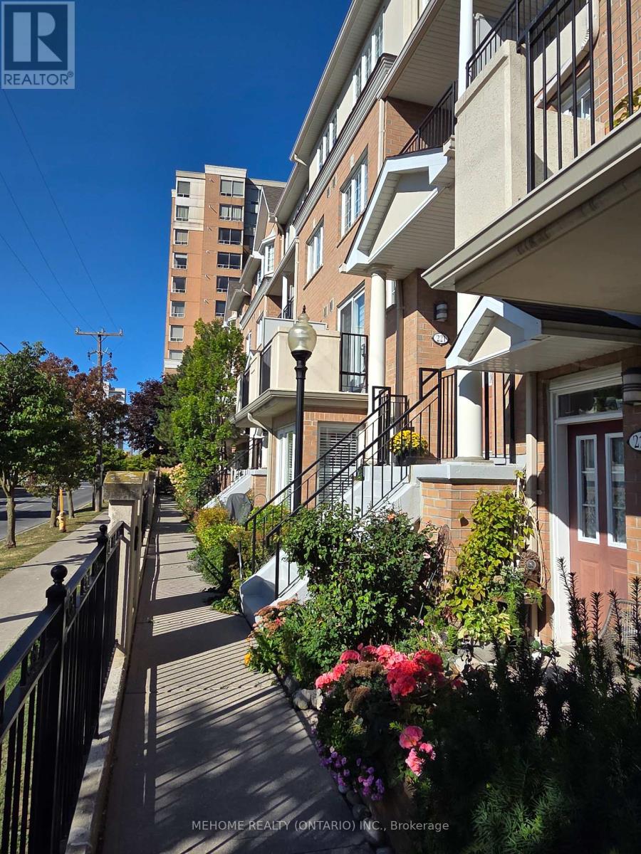Property image for 221 GRANDVIEW WAY|Toronto (Willowdale East), Ontario M2N6V3
