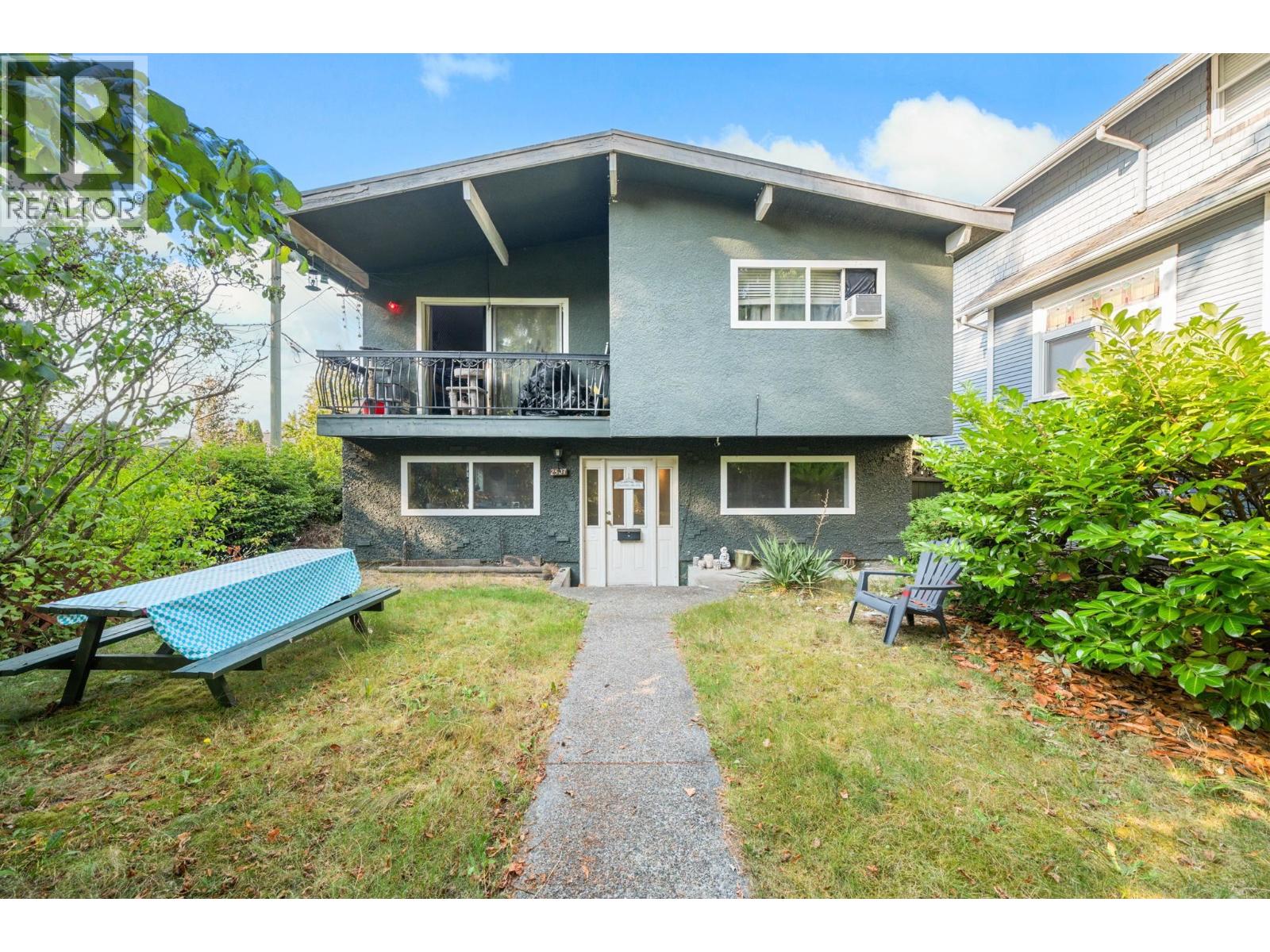 2507 E 25TH AVENUE|Vancouver, British Columbia V5R1H2