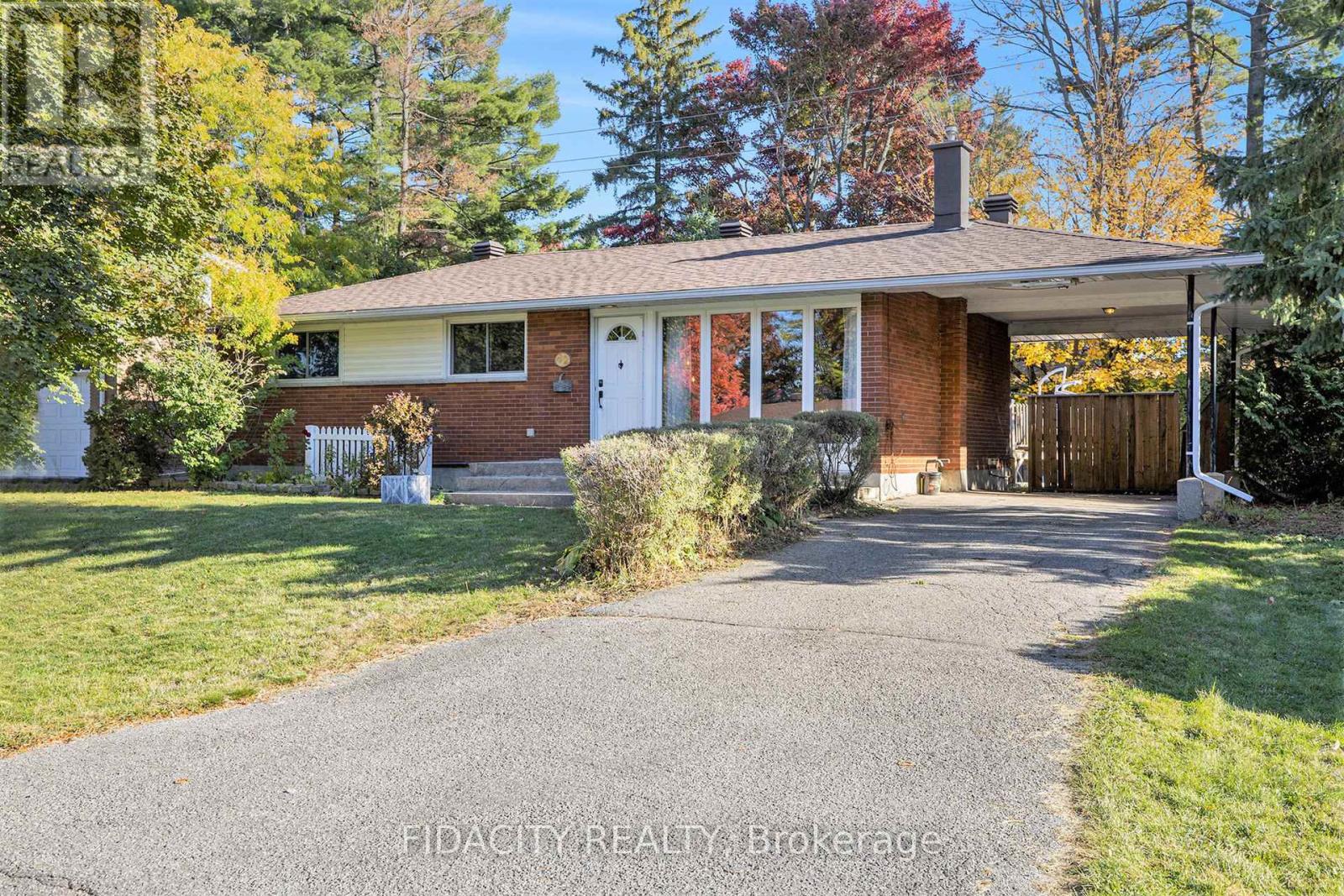 Property image for 42 STINSON AVENUE|Ottawa, Ontario K2H6N4