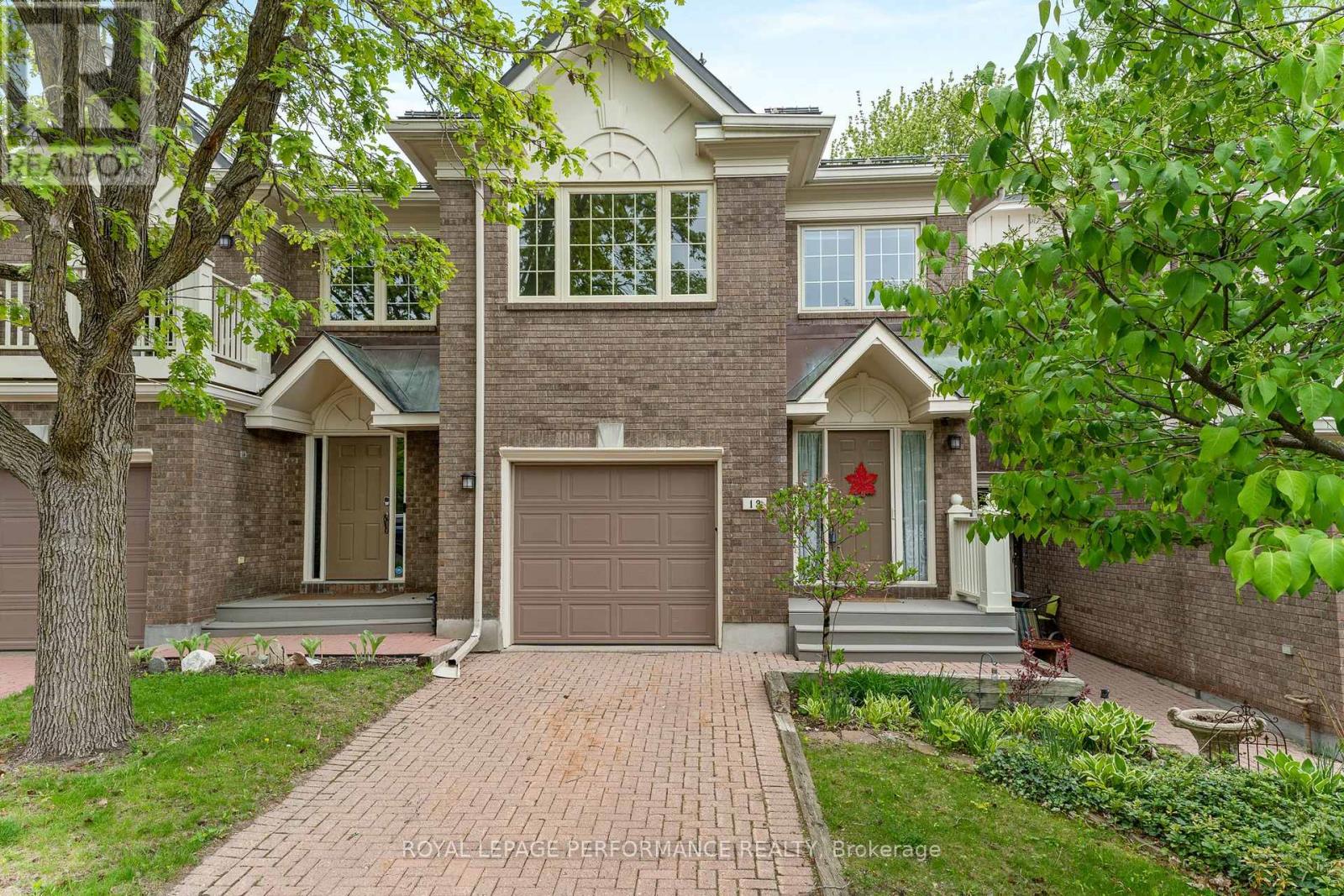 13 WATERFORD WAY|Ottawa, Ontario K2E7V4