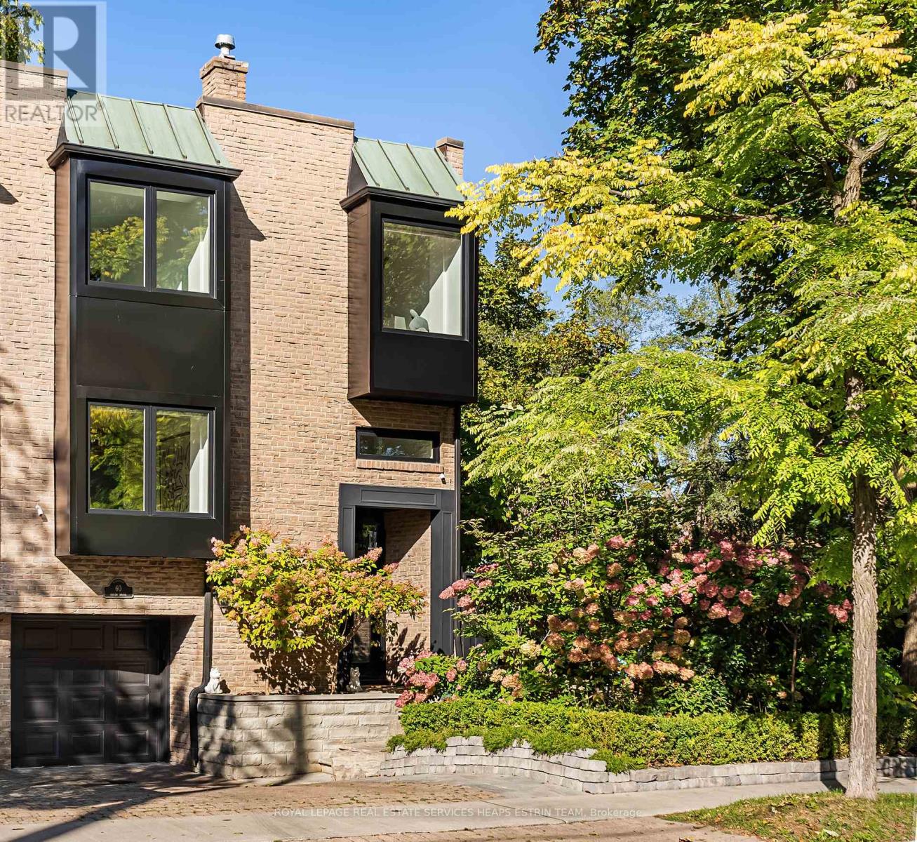Property image for 60 SOUTH DRIVE|Toronto (Rosedale-Moore Park), Ontario M4W1R1