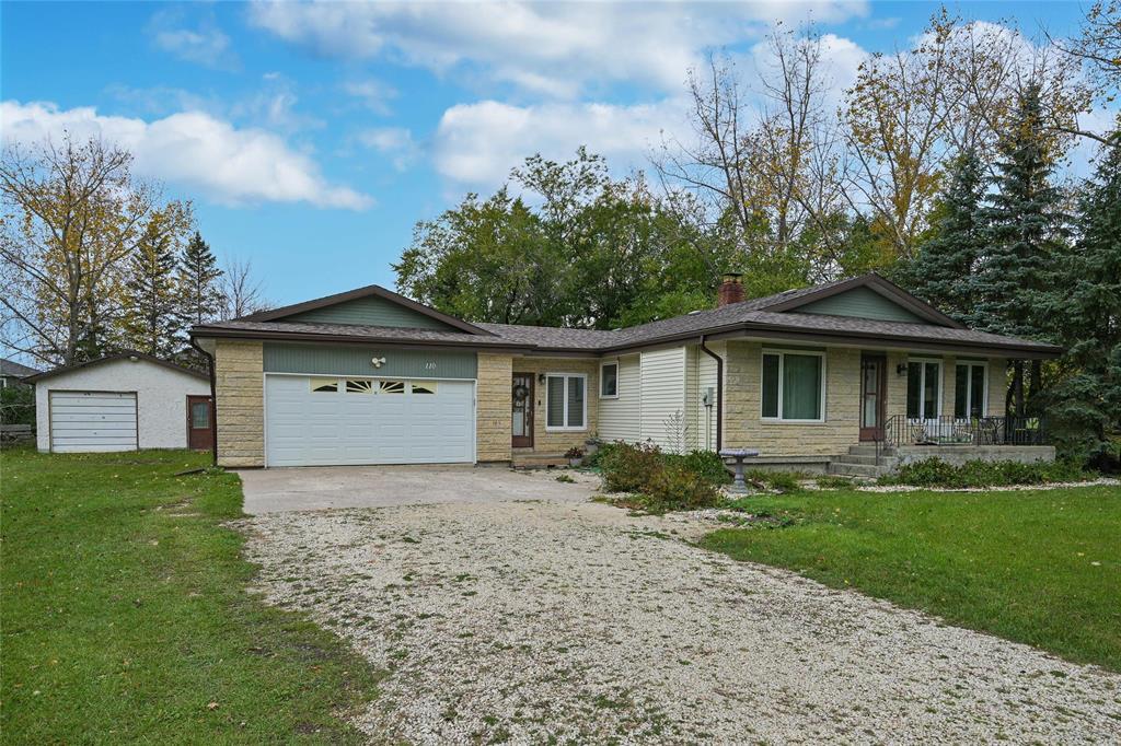 Property image for 110 Karens Crescent|Oak Bluff, Manitoba R4B0A3