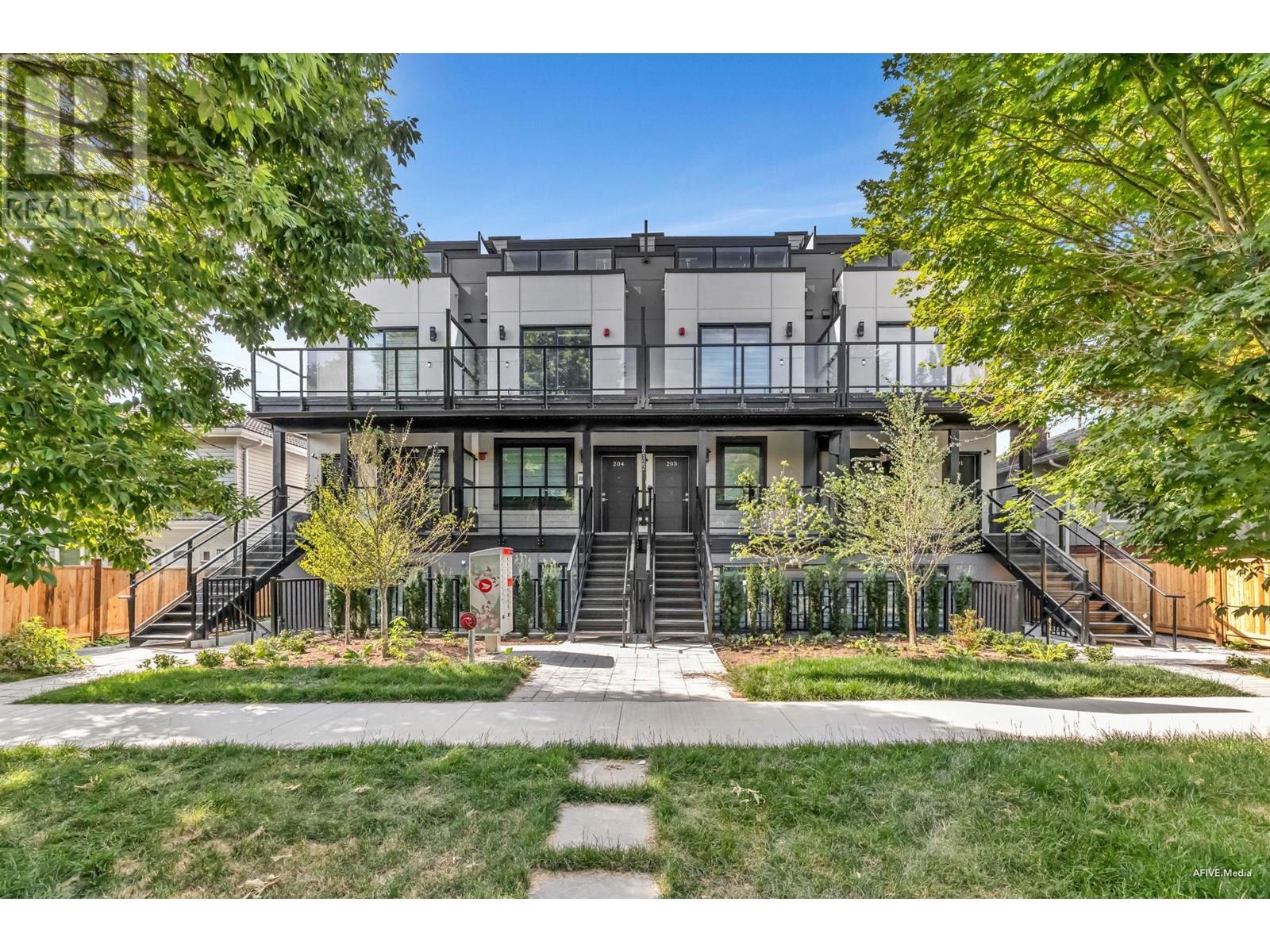 101 2122 E 32ND AVENUE|Vancouver, British Columbia V5N3B9