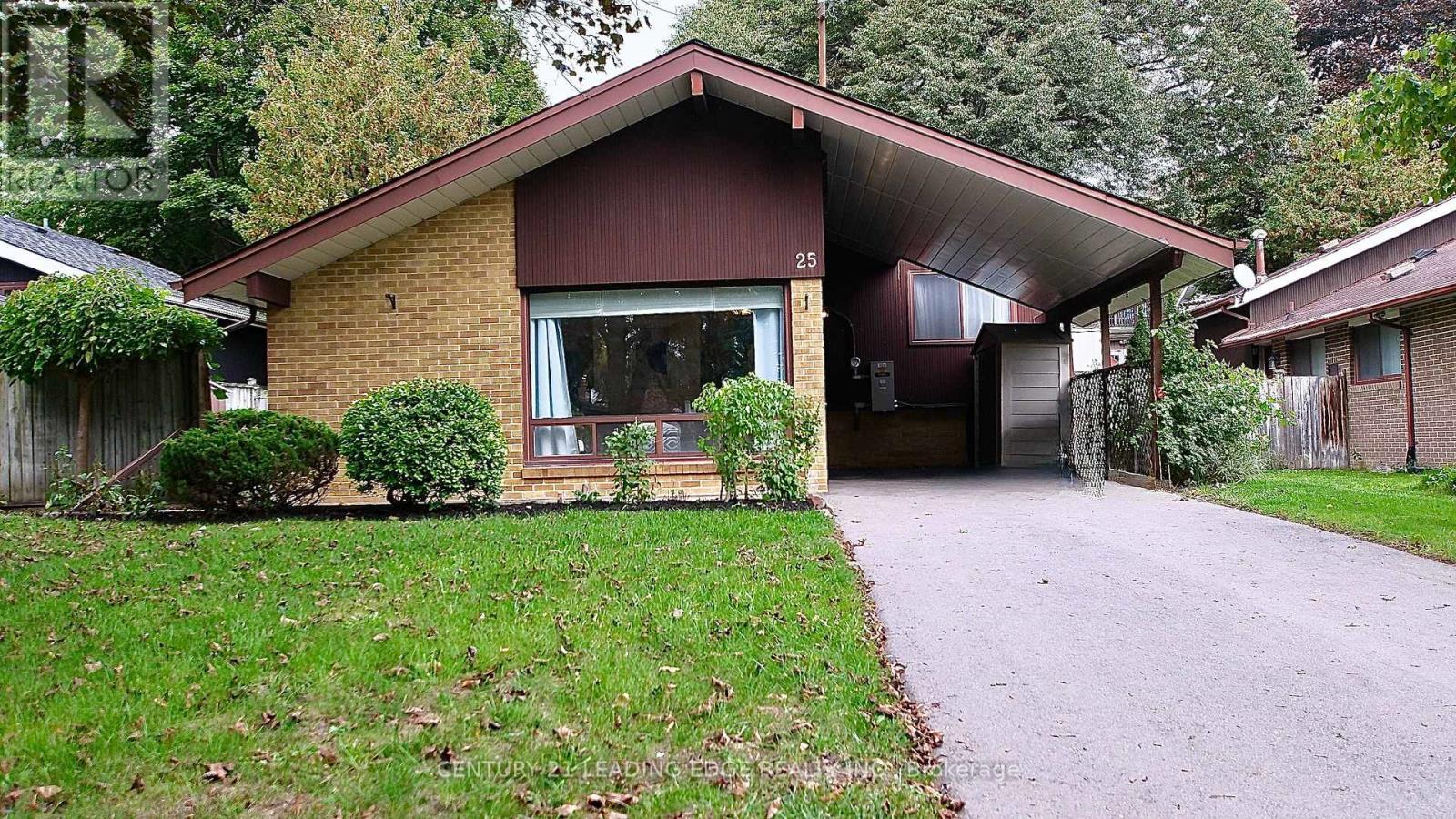 Property image for 25 OAKLEY BOULEVARD|Toronto (Bendale), Ontario M1P3P5