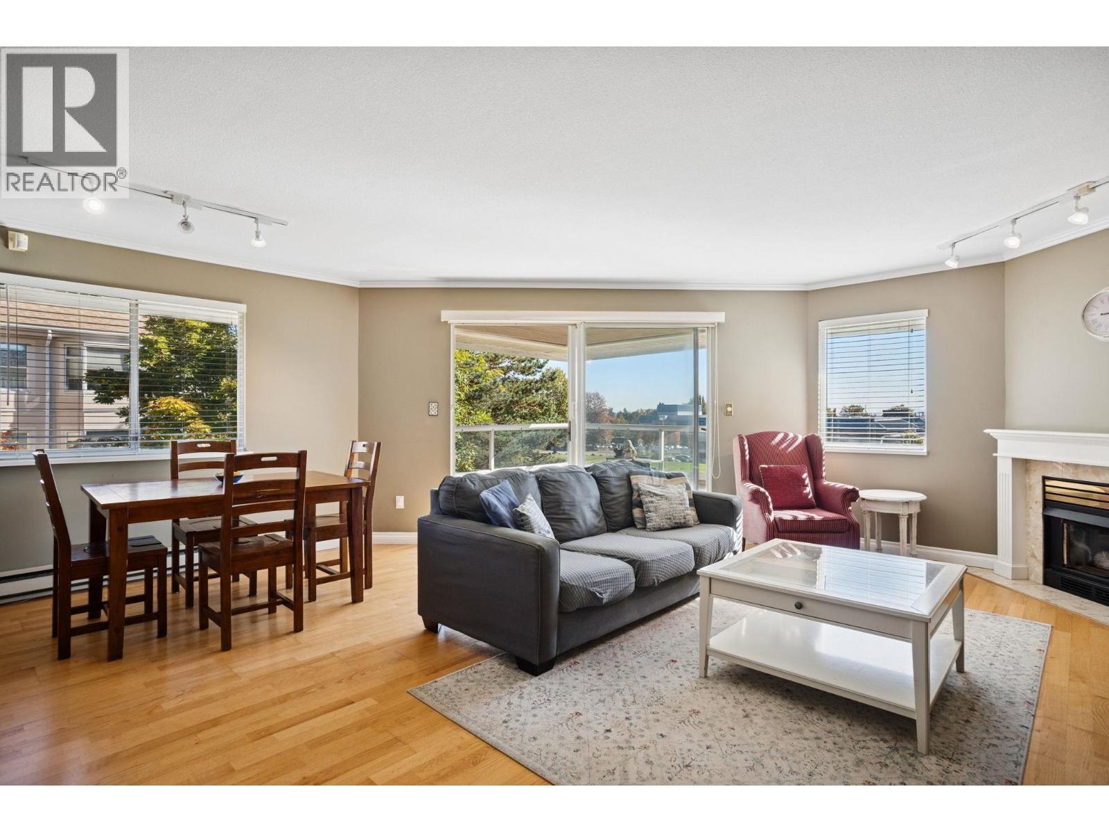 Property image for 304 5350 VICTORY STREET|Burnaby, British Columbia V5J1T1