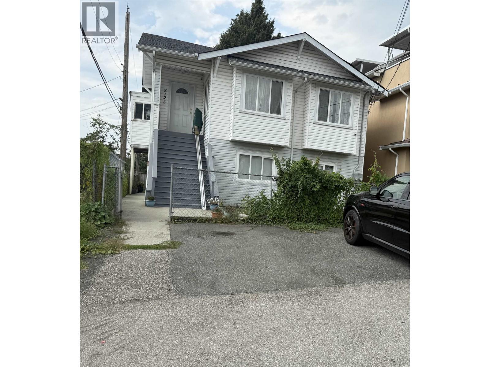 8125 ST. GEORGE STREET|Vancouver, British Columbia V5X3S4