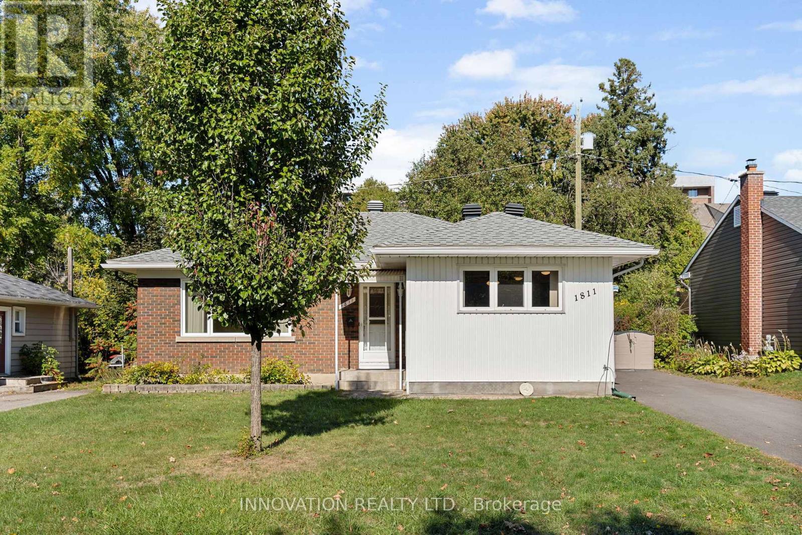 Property image for 1811 HUTTON AVENUE|Ottawa, Ontario K1G1M1