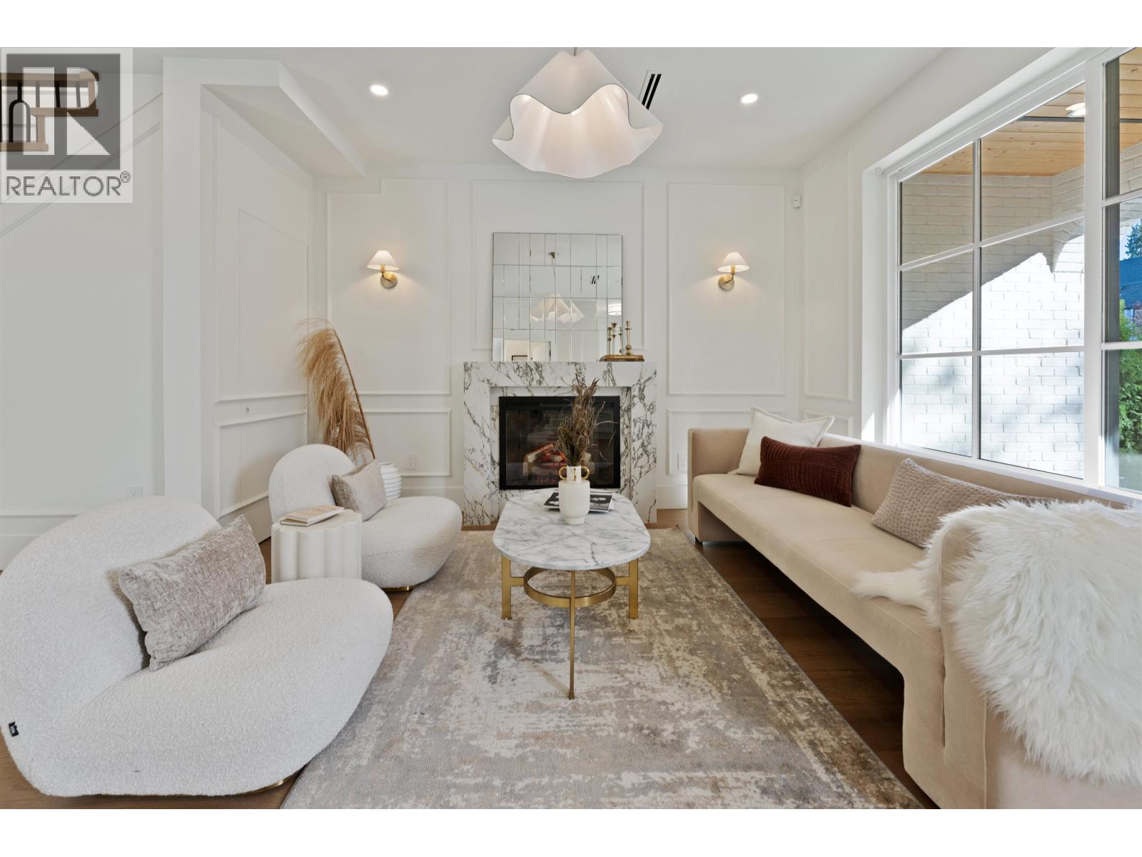 1761 W 16TH AVENUE|Vancouver, British Columbia V6J2L9