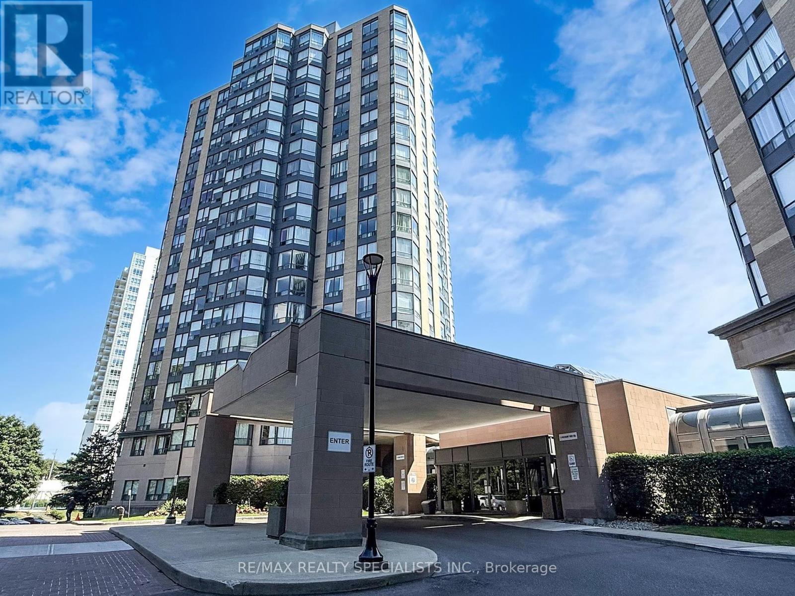 Property image for 004 - 1 HICKORY TREE ROAD|Toronto (Weston), Ontario M9N3W4