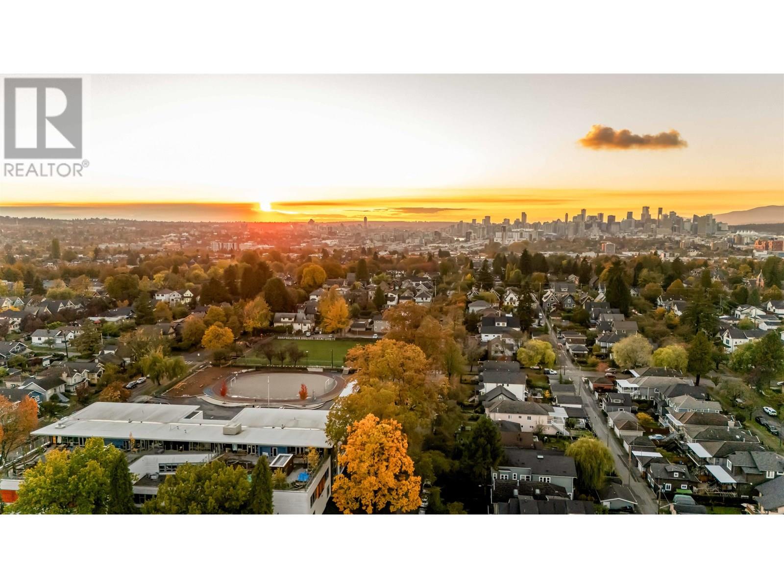 1732 TEMPLETON DRIVE|Vancouver, British Columbia V5N1B6