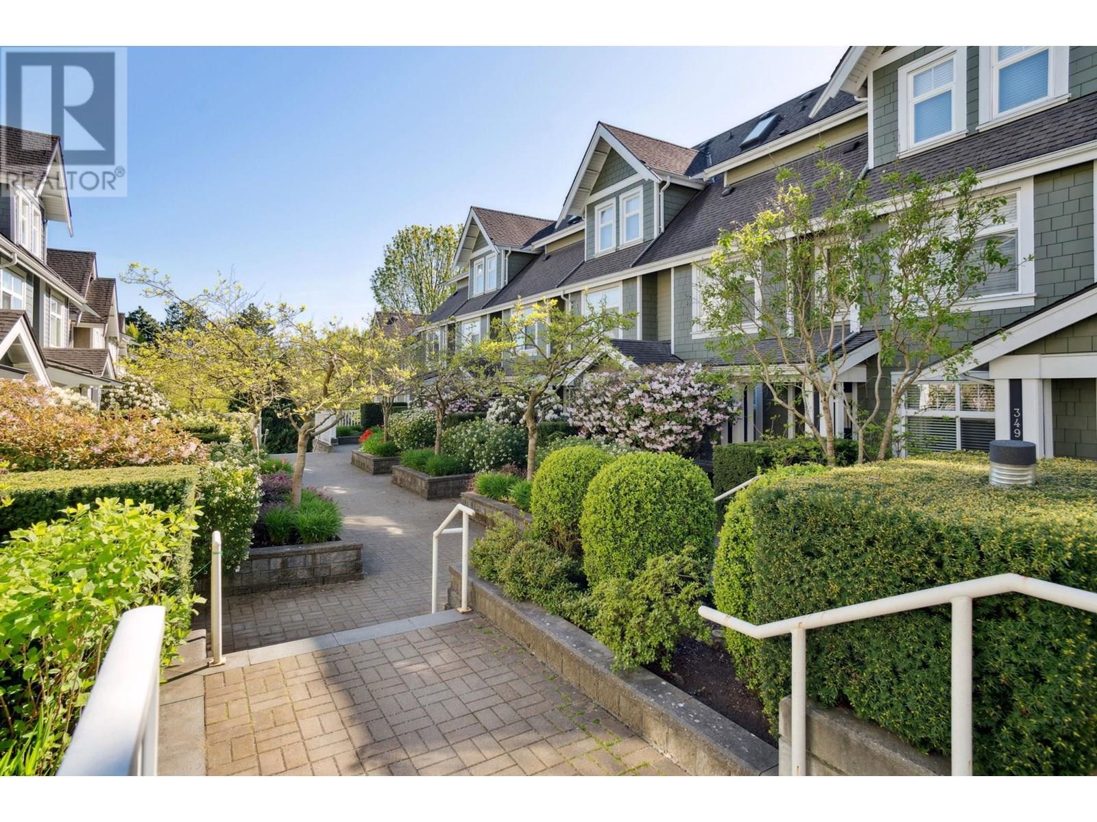 7411 COLUMBIA STREET|Vancouver, British Columbia V5X4X4