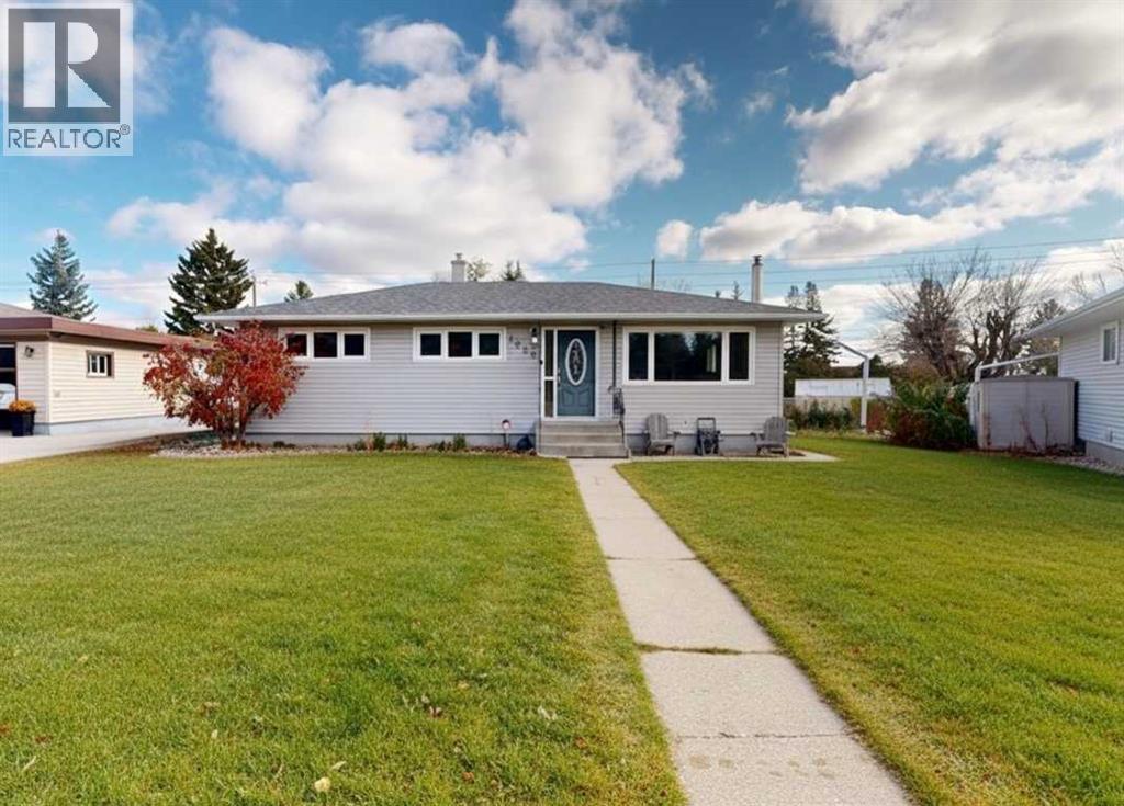 8028 5 Street SW|Calgary, Alberta T2V1C5