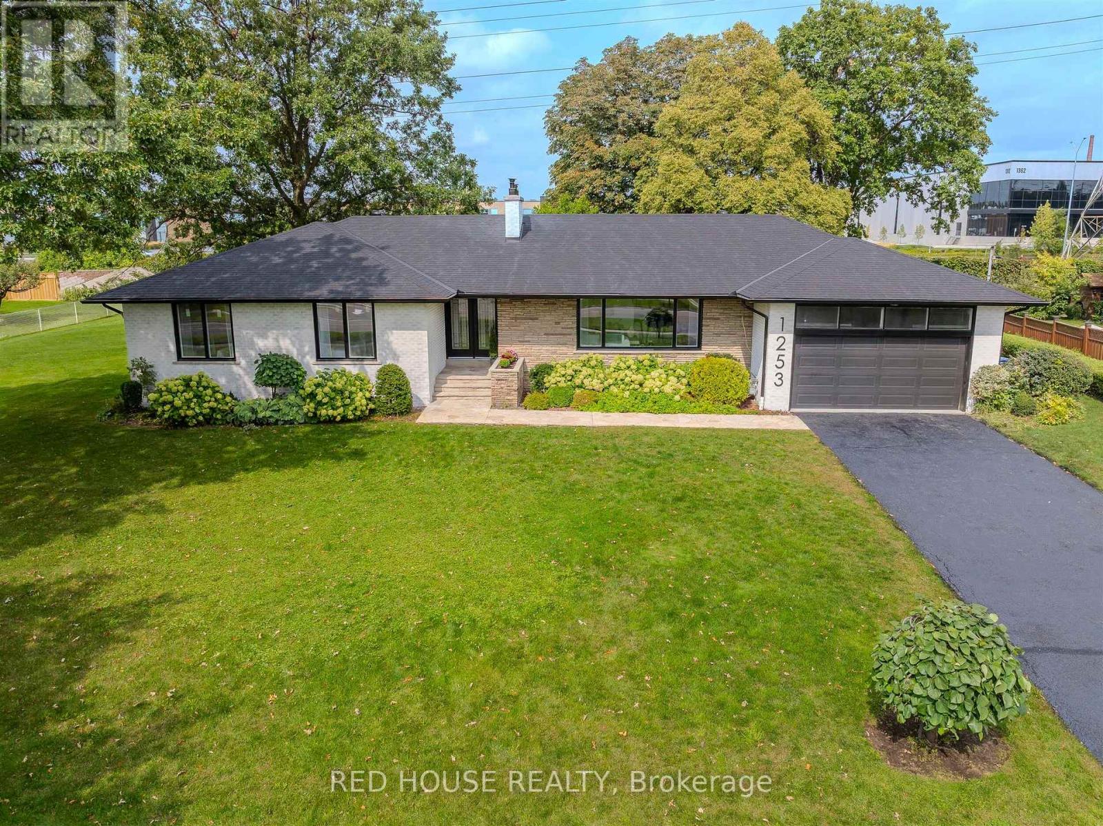 1253 MELTON DRIVE|Mississauga (Lakeview), Ontario L4Y1L6