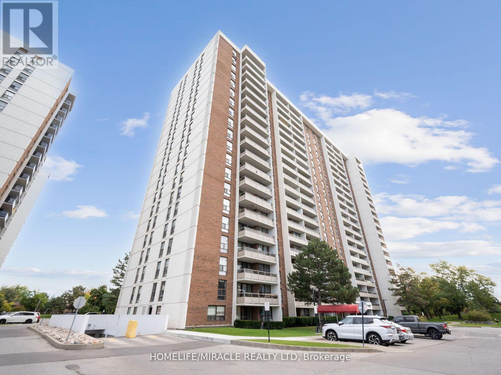 Primary image of 1511 - 4 KINGS CROSS ROAD|Brampton (Queen Street Corridor), Ontario L6T3X8