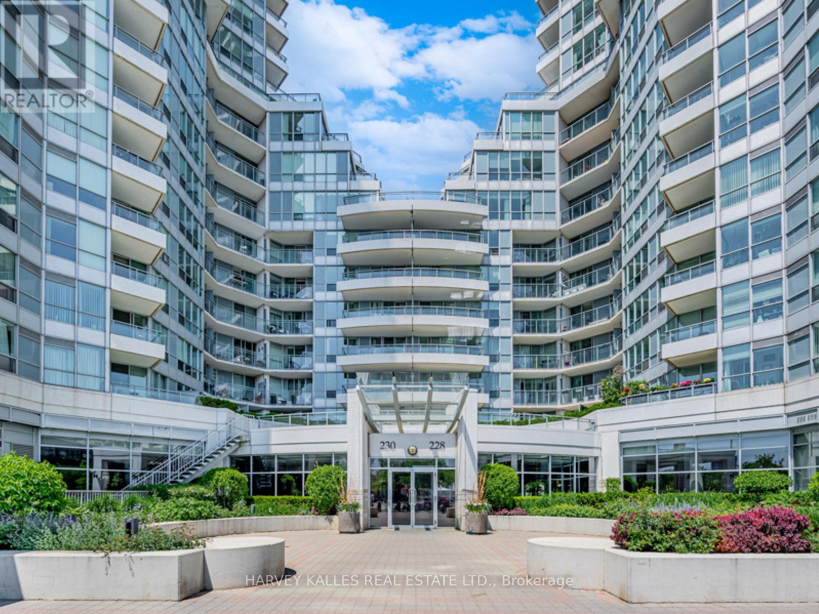 Property image for 1115 - 228 QUEENS QUAY W|Toronto (Waterfront Communities), Ontario M5J2X1