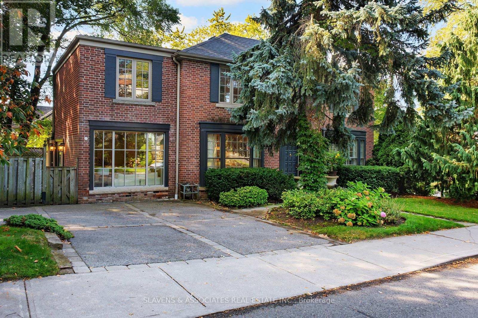 Primary image of 21 WEMBLEY ROAD|Toronto (Forest Hill North), Ontario M6C2E8