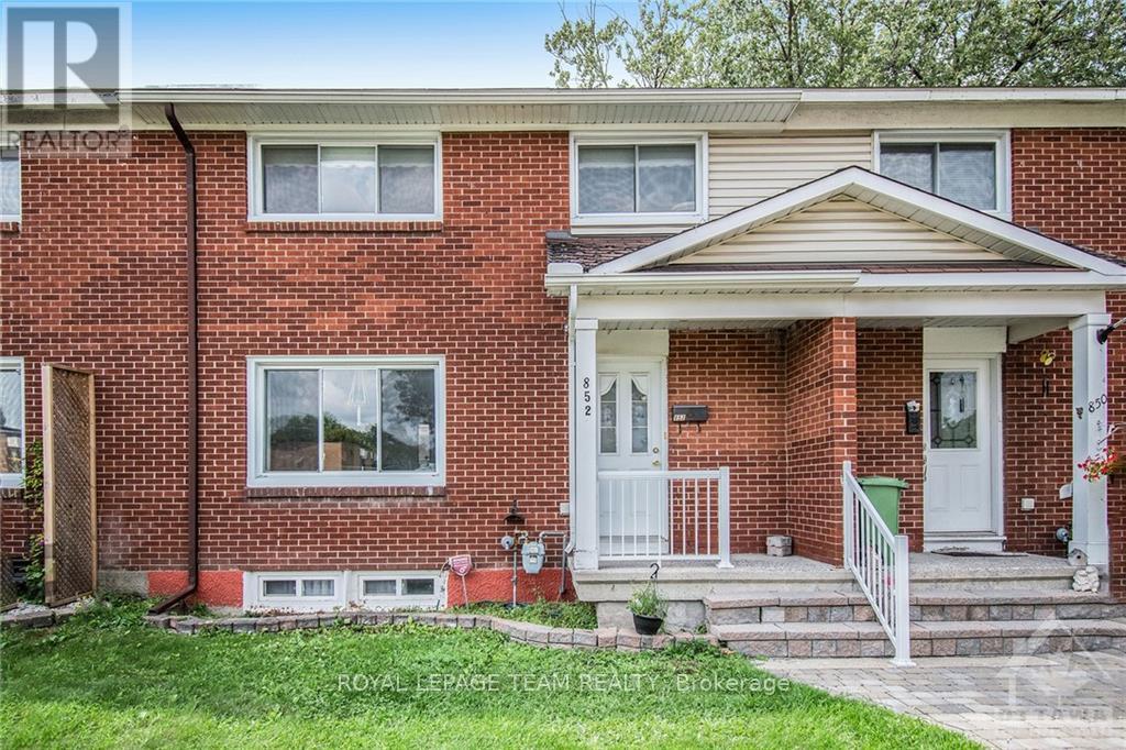 Property image for 852 CUMMINGS AVENUE|Ottawa, Ontario K1K2L4