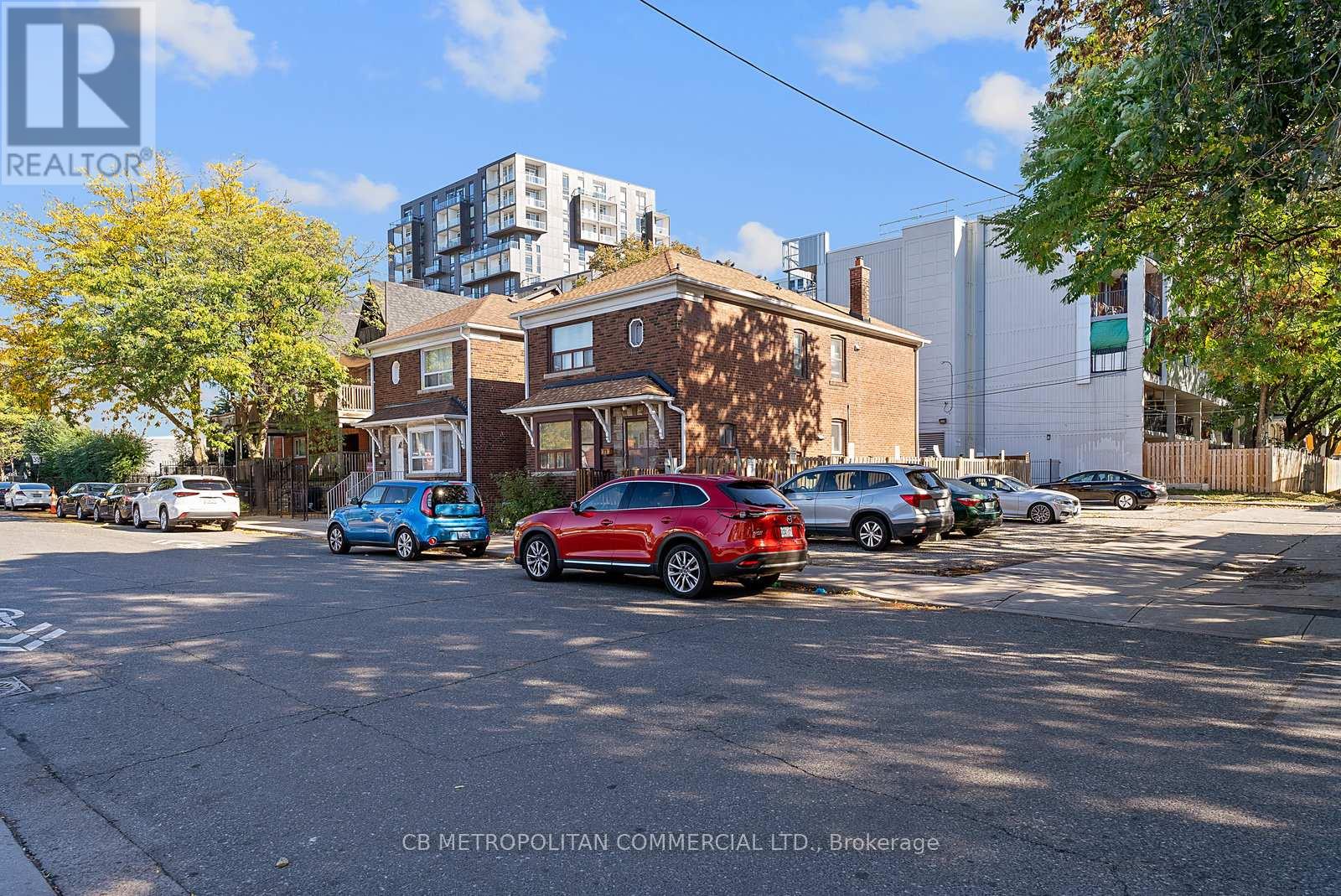 Property image for 15 AUGUSTA AVENUE|Toronto (Kensington-Chinatown), Ontario M5T2K7