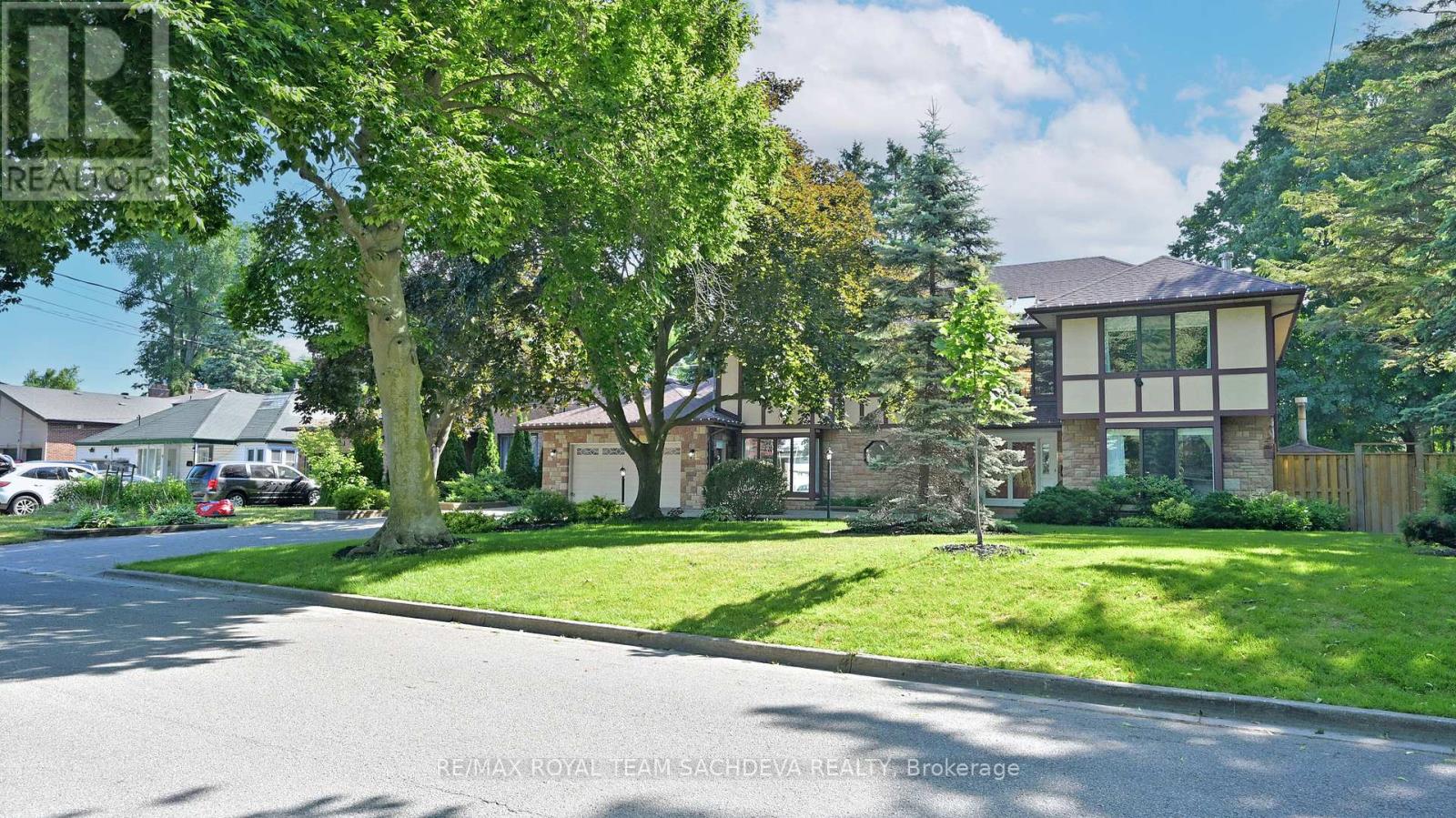 Property image for 27 ORCHARD PARK DRIVE|Toronto (West Hill), Ontario M1E3T6