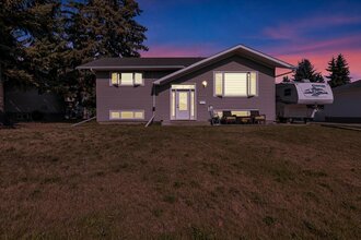 Additional image 4 of 4704 - 104A Ave NW