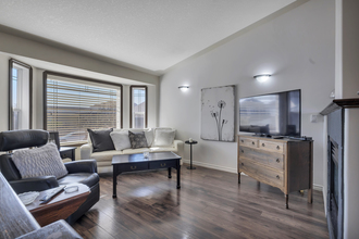 Additional image 3 of 130 Jenner Crescent