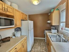 Additional image 5 of 217A McKenzie St W