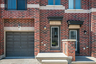 Additional image 2 of 542 Recolte Private