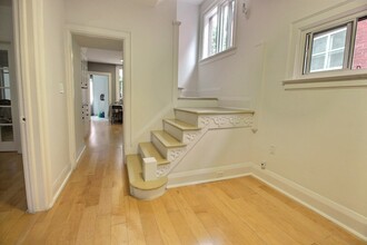 Additional image 5 of 36 Gothic Ave