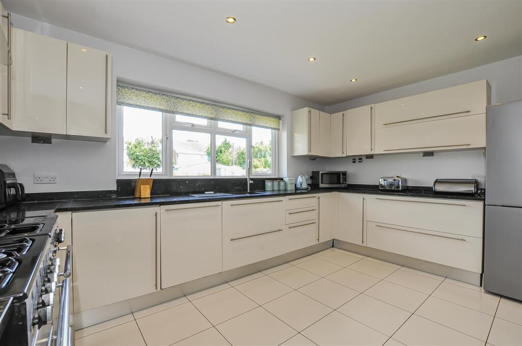 Additional image 5 of Oakwood Road, Bricket Wood, St. Albans