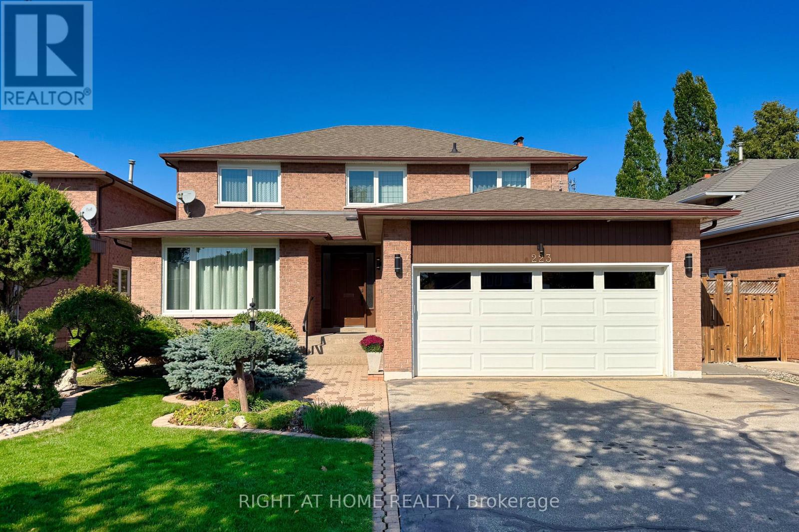 Property image for 223 RIVER OAKS BOULEVARD W|Oakville (RO River Oaks), Ontario L6H3V2