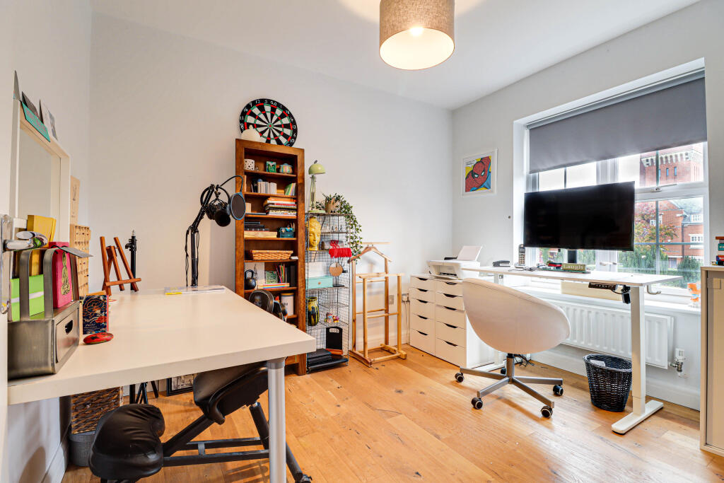 Additional image 22 of Beningfield Drive, London Colney, AL2