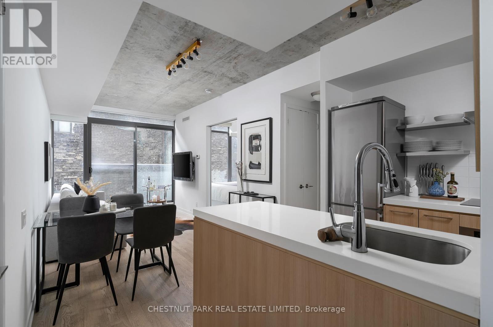 230 - 461 ADELAIDE STREET|Toronto (Waterfront Communities), Ontario M5V0L6