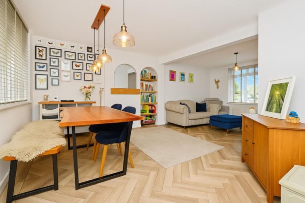 Additional image 2 of Fairway Close, Park Street, St. Albans