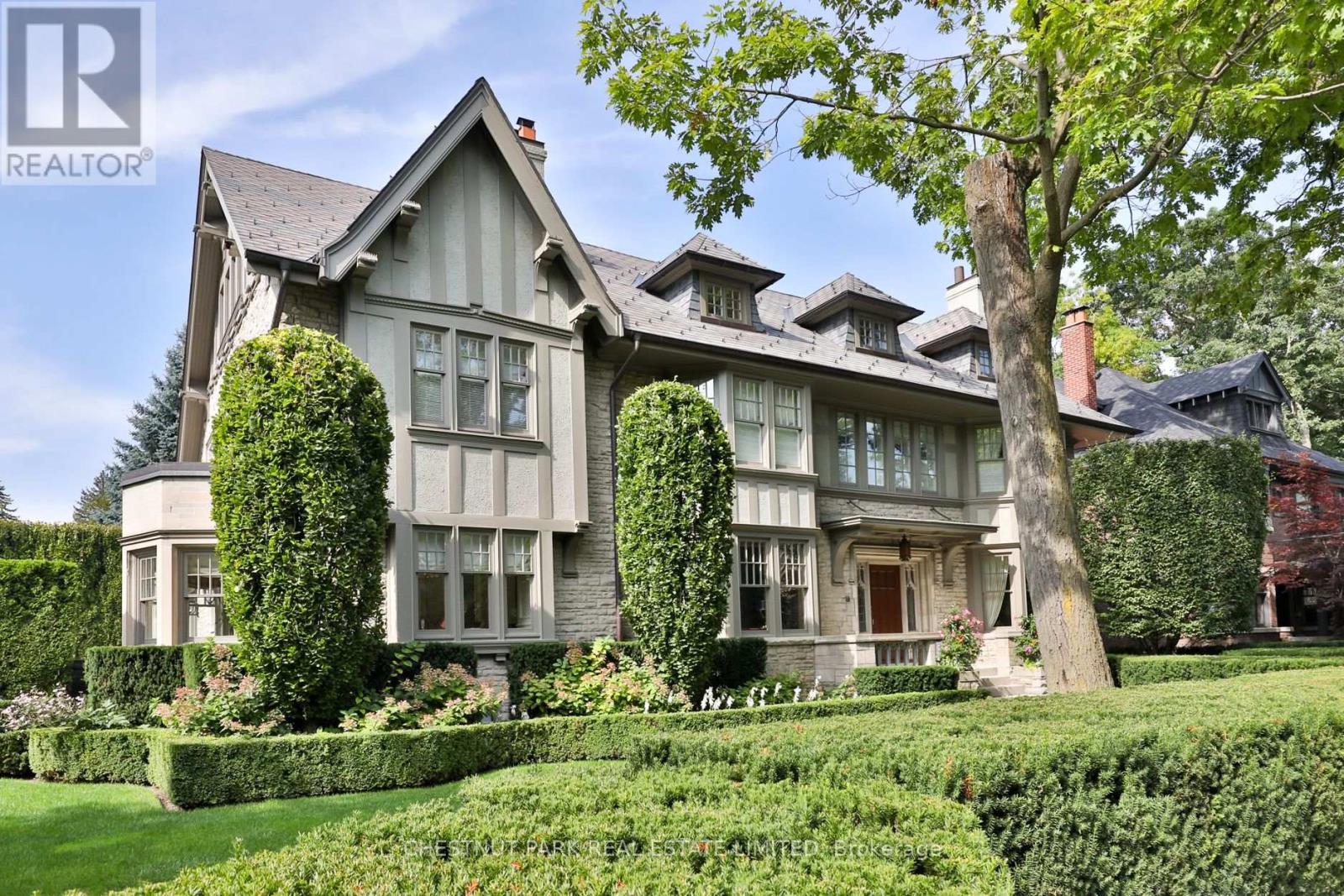 Property image for 170 ROXBOROUGH DRIVE|Toronto (Rosedale-Moore Park), Ontario M4W1X8