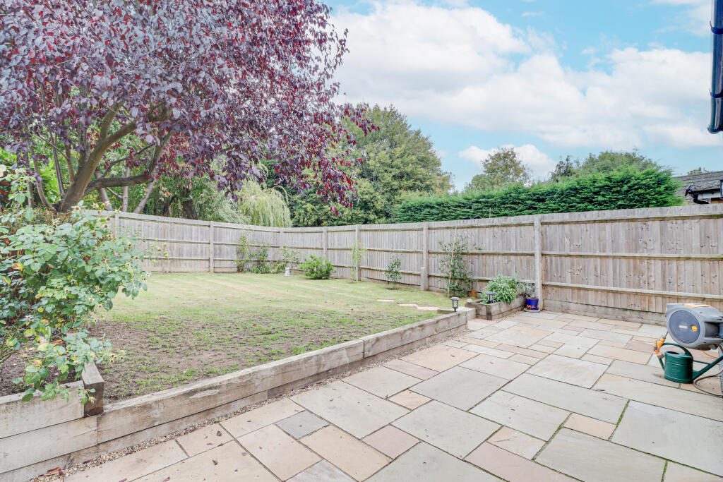Additional image 17 of Laburnum Grove, Chiswell Green, St Albans, AL2