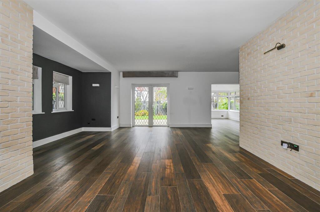 Additional image 27 of Hazel Road, Park Street, St. Albans