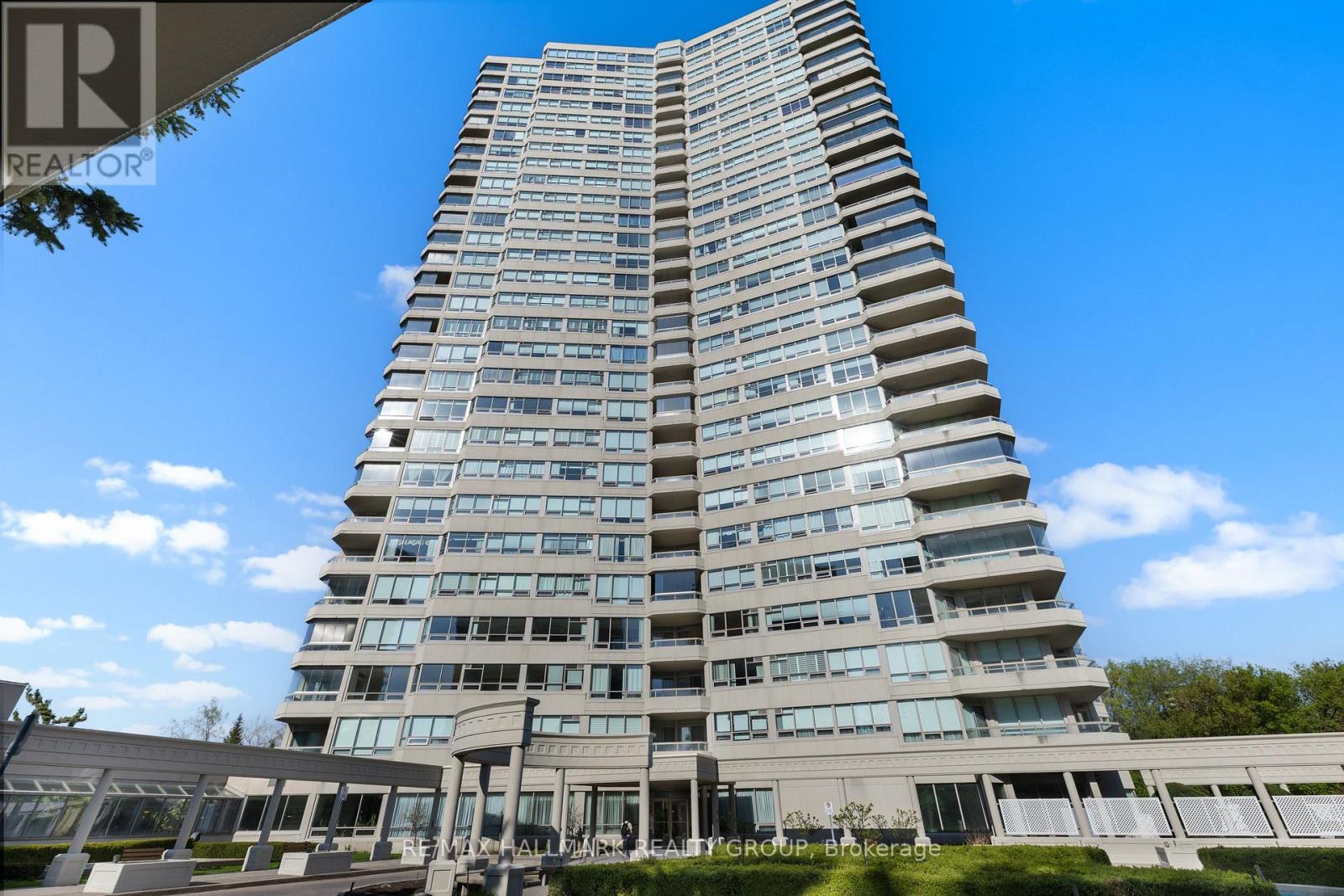 Primary image of 2403 - 1480 RIVERSIDE DRIVE|Ottawa, Ontario K1G5H2
