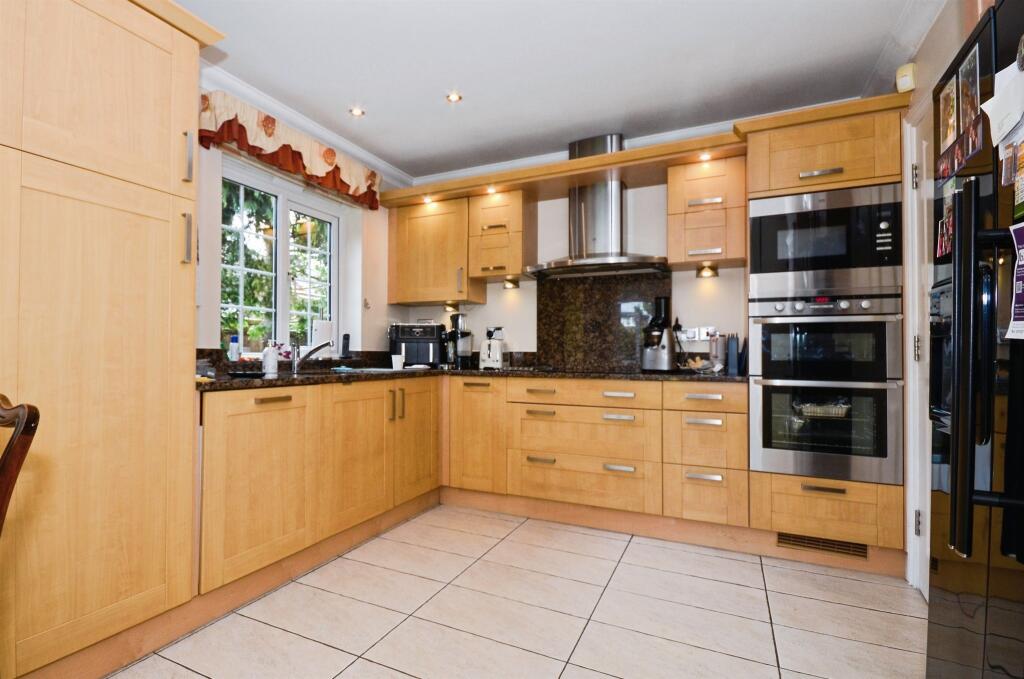 Additional image 5 of Jays Close, Bricket Wood, St. Albans