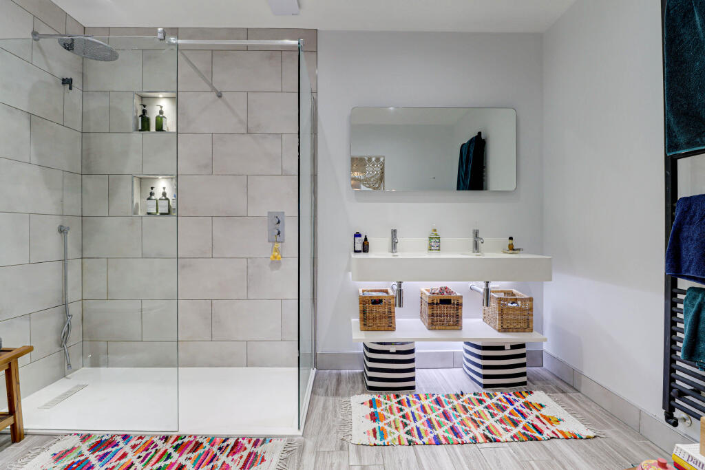 Additional image 17 of Beningfield Drive, London Colney, AL2