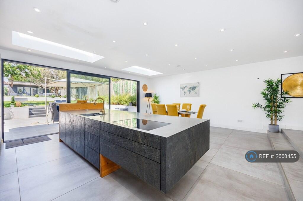 Additional image 33 of Charmouth Road, St. Albans, AL1