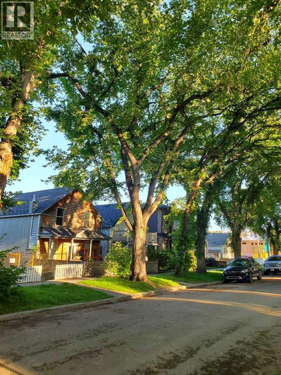 Primary image of 512 8 Street NE|Calgary, Alberta T2E4H2