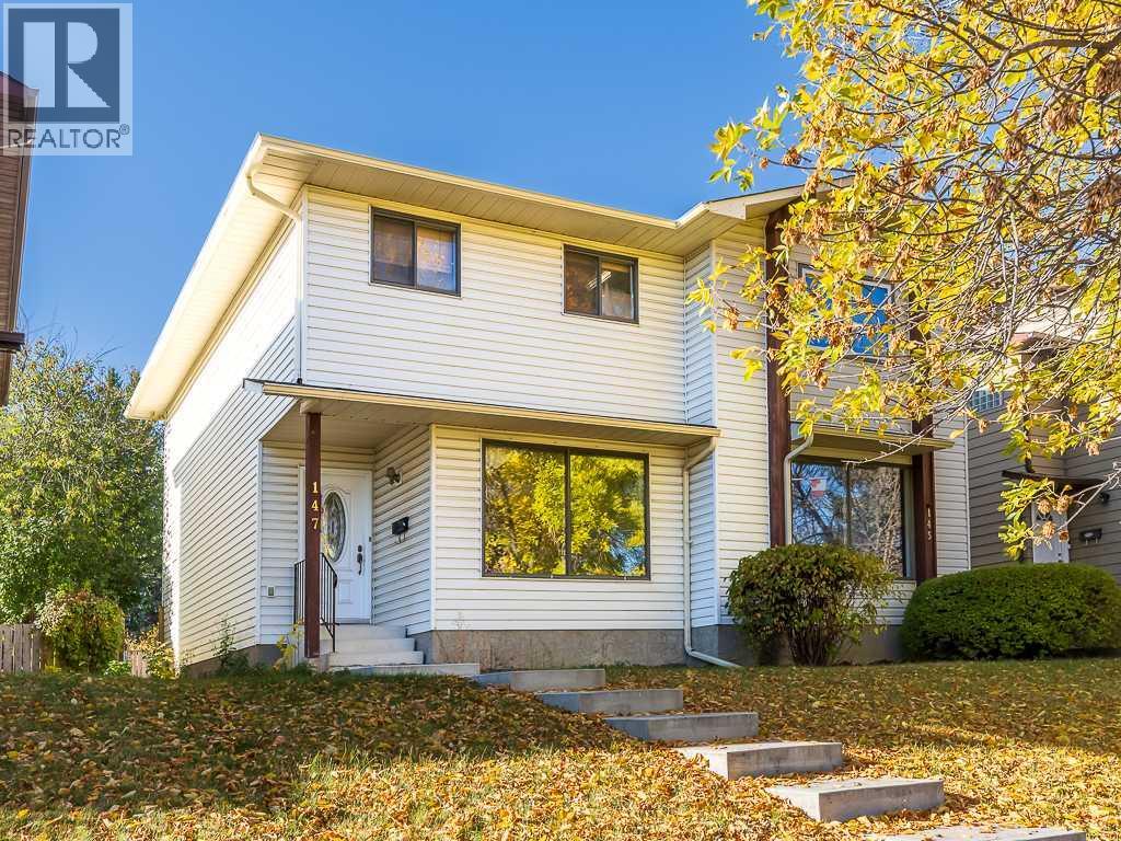147 Berwick Way NW|Calgary, Alberta T3K1B8