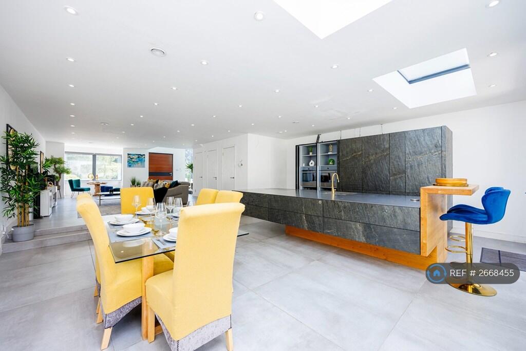 Additional image 41 of Charmouth Road, St. Albans, AL1